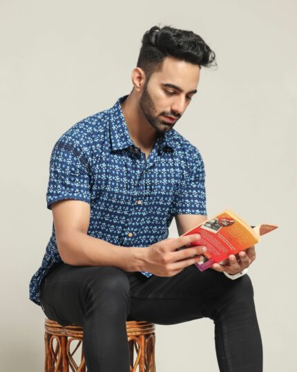 Men?s Navy Blue Printed Cotton Shirt with Small Dot Pattern ? Casual Summer Wear